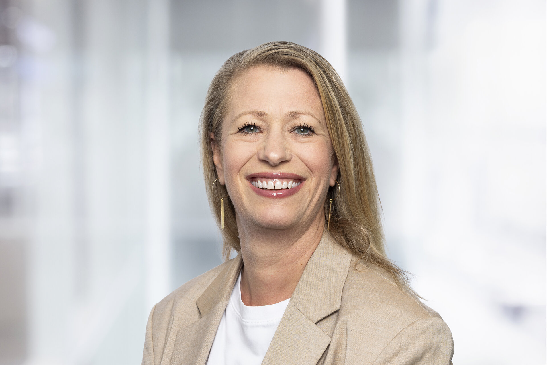 person-in-businesskleidung person-in-businesskleidung