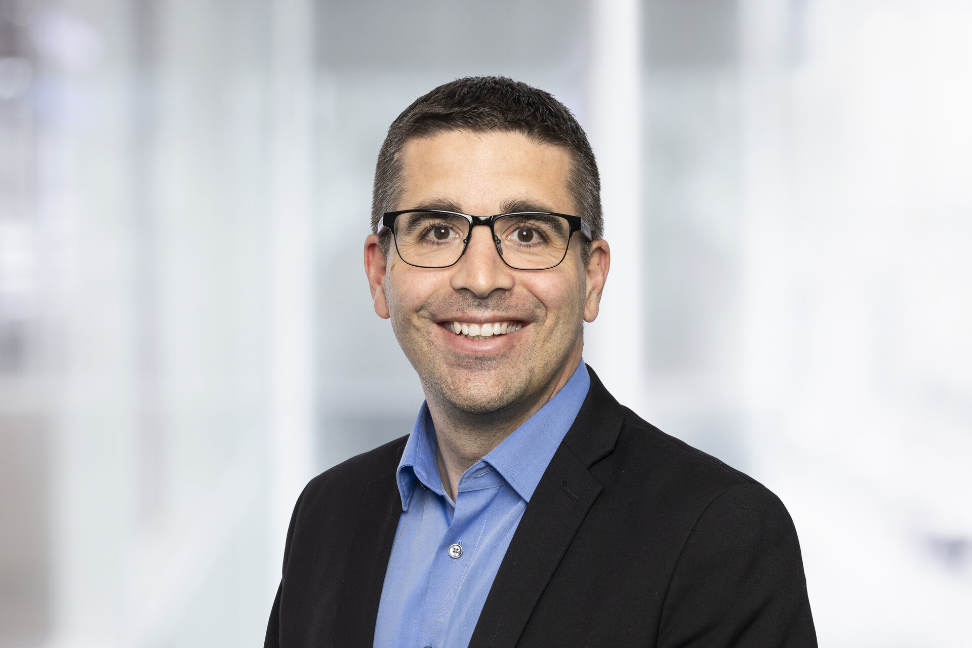 person-in-businesskleidung person-in-businesskleidung
