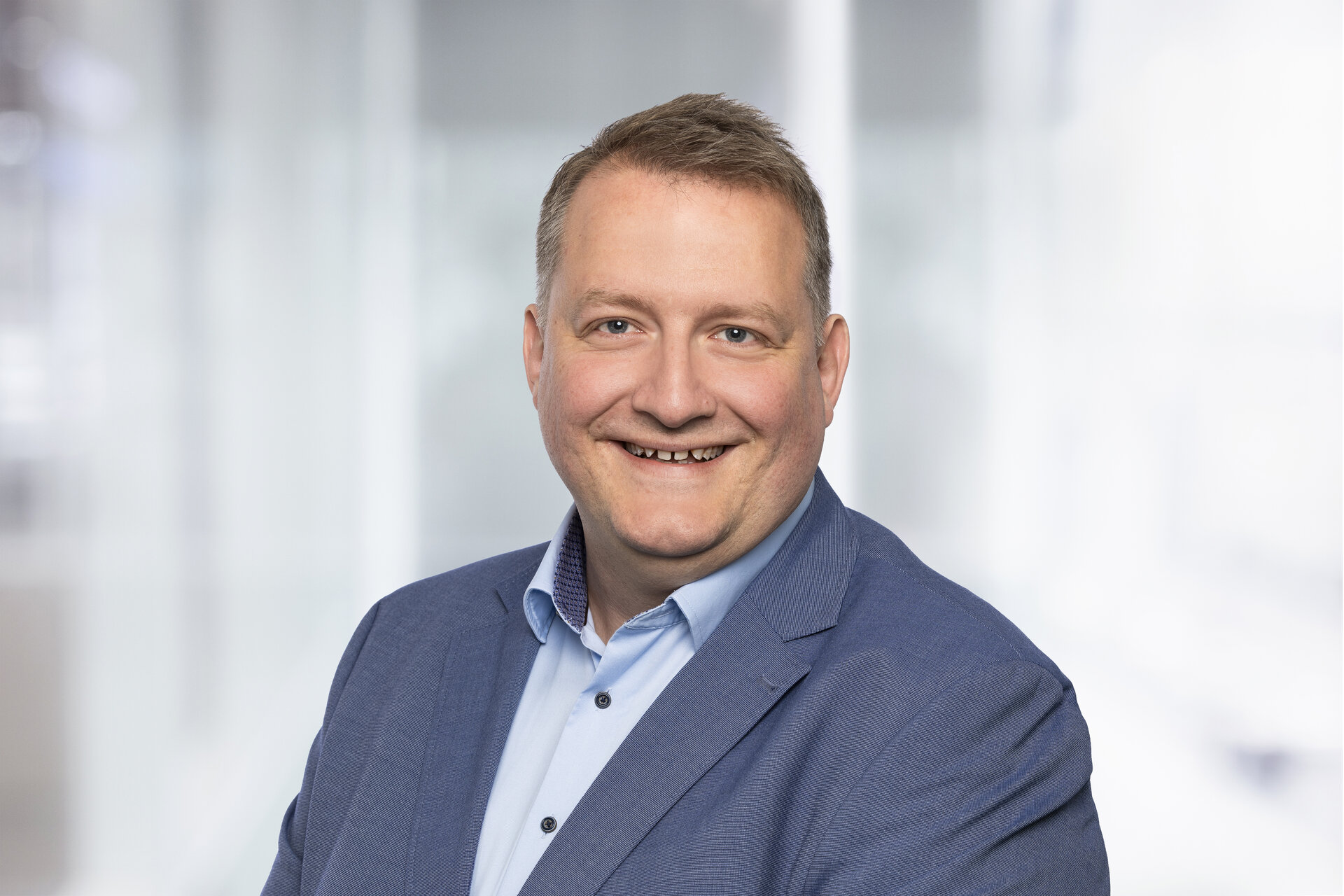 person-in-businesskleidung person-in-businesskleidung
